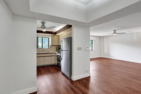 Condominio en venta en Tamarac, Florida, 2 dormitorios, 93.83 m2 № 2146754 - foto 15