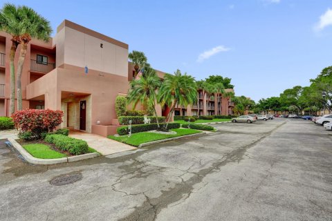 Condominio en Tamarac, Florida, 2 dormitorios  № 2146754