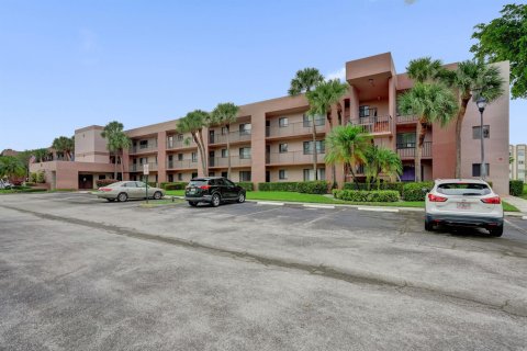 Condominio en venta en Tamarac, Florida, 2 dormitorios, 93.83 m2 № 2146754 - foto 2