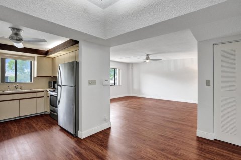 Condominio en venta en Tamarac, Florida, 2 dormitorios, 93.83 m2 № 2146754 - foto 16