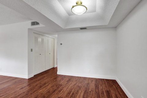 Condominio en venta en Tamarac, Florida, 2 dormitorios, 93.83 m2 № 2146754 - foto 23