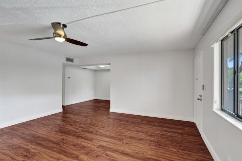 Condominio en venta en Tamarac, Florida, 2 dormitorios, 93.83 m2 № 2146754 - foto 10