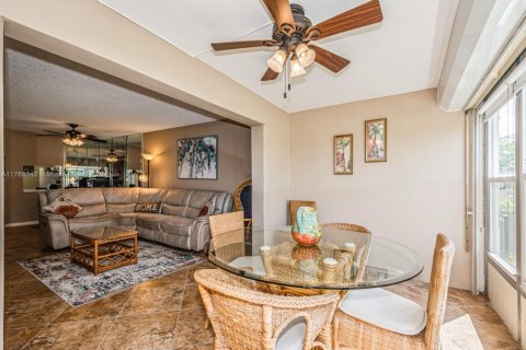 Condo in Margate, Florida, 2 bedrooms  № 1794069 - photo 13