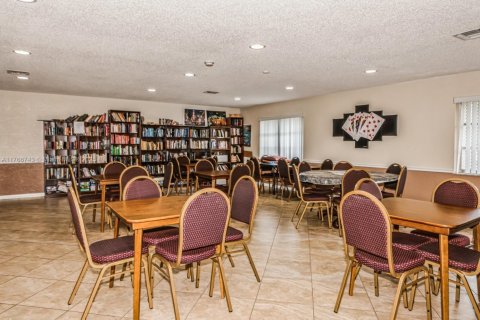 Condo in Margate, Florida, 2 bedrooms  № 1794069 - photo 25