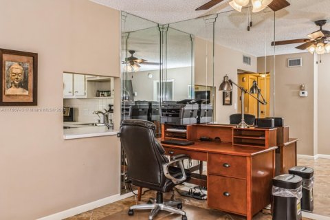 Condo in Margate, Florida, 2 bedrooms  № 1794069 - photo 9