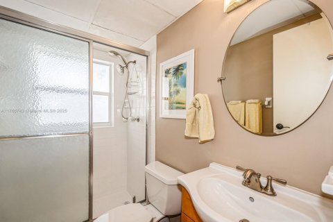 Condo in Margate, Florida, 2 bedrooms  № 1794069 - photo 23