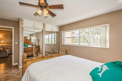Condo in Margate, Florida, 2 bedrooms  № 1794069 - photo 16