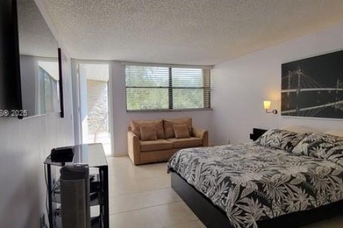 Купить кондоминиум в Уэстон, Флорида 2 спальни, 114.73м2, № 1756840 - фото 8