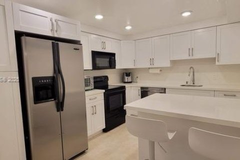 Купить кондоминиум в Уэстон, Флорида 2 спальни, 114.73м2, № 1756840 - фото 3