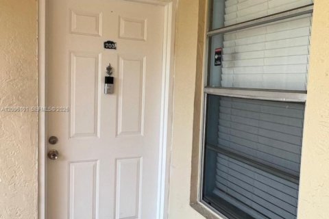 Copropriété à louer à Miami, Floride: 2 chambres, 101.54 m2 № 2388049 - photo 3