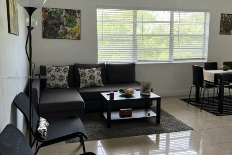 Copropriété à louer à Miami, Floride: 2 chambres, 101.54 m2 № 2388049 - photo 7