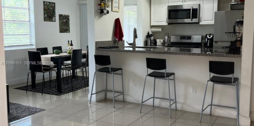Condo à Miami, Floride, 2 chambres  № 2388049