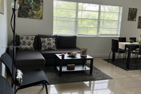 Copropriété à louer à Miami, Floride: 2 chambres, 101.54 m2 № 2388049 - photo 8