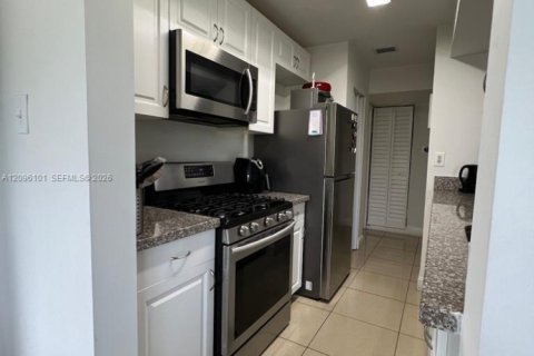 Copropriété à louer à Miami, Floride: 2 chambres, 101.54 m2 № 2388049 - photo 12