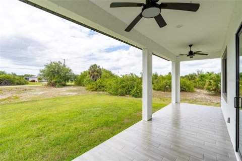 Villa ou maison à vendre à Rotonda, Floride: 3 chambres, 174.75 m2 № 2214340 - photo 9