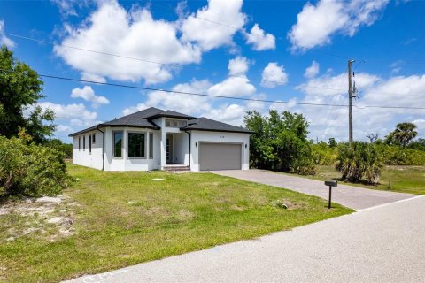 Villa ou maison à vendre à Rotonda, Floride: 3 chambres, 174.75 m2 № 2214340 - photo 5