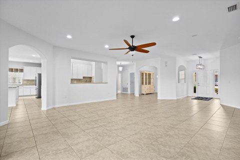 House in Port St. Lucie, Florida 4 bedrooms, 320.33 sq.m. № 2246358 - photo 5