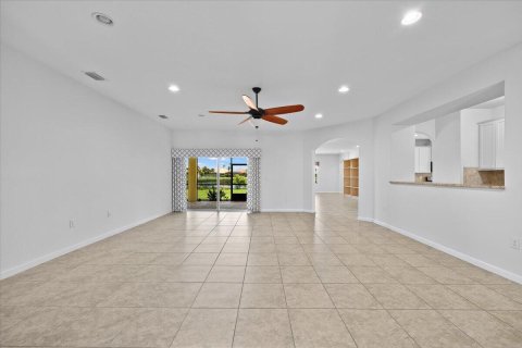 House in Port St. Lucie, Florida 4 bedrooms, 320.33 sq.m. № 2246358 - photo 6