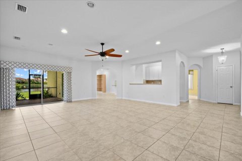 House in Port St. Lucie, Florida 4 bedrooms, 320.33 sq.m. № 2246358 - photo 7