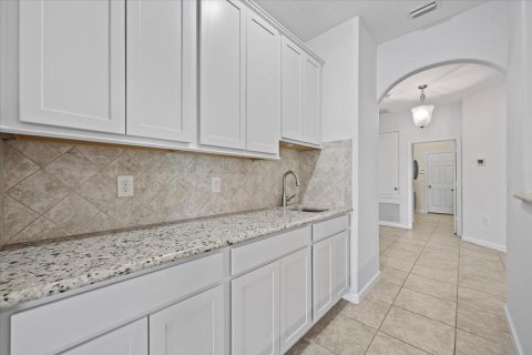 House in Port St. Lucie, Florida 4 bedrooms, 320.33 sq.m. № 2246358 - photo 8