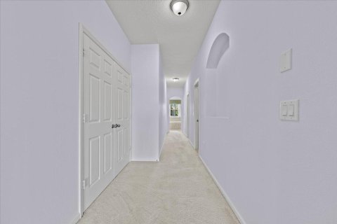 House in Port St. Lucie, Florida 4 bedrooms, 320.33 sq.m. № 2246358 - photo 18