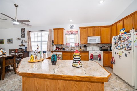 House in Orlando, Florida 4 bedrooms, 182.46 sq.m. № 1843304 - photo 15
