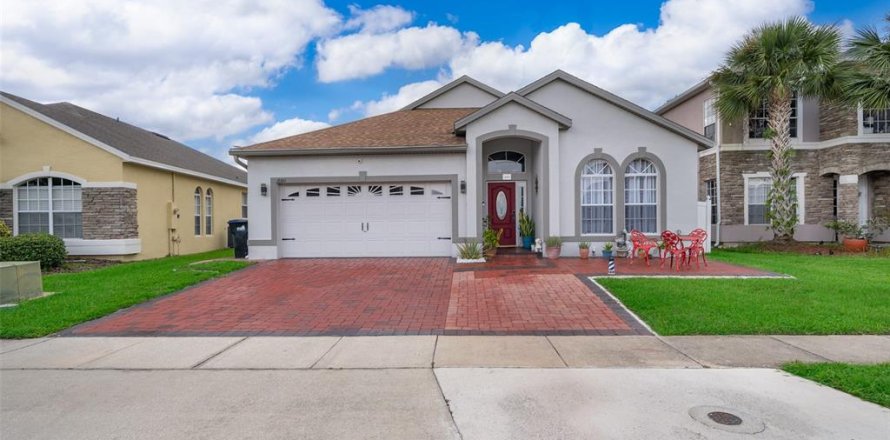 House in Orlando, Florida 4 bedrooms, 182.46 sq.m. № 1843304