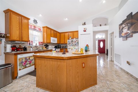 House in Orlando, Florida 4 bedrooms, 182.46 sq.m. № 1843304 - photo 17