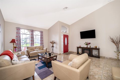 House in Orlando, Florida 4 bedrooms, 182.46 sq.m. № 1843304 - photo 13
