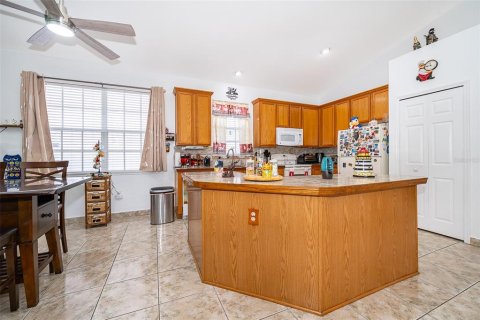 House in Orlando, Florida 4 bedrooms, 182.46 sq.m. № 1843304 - photo 16