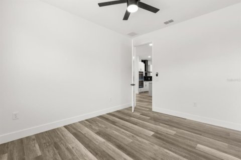 Casa en venta en Leesburg, Florida, 4 dormitorios, 191.19 m2 № 1810271 - foto 18