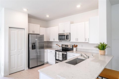 Townhouse in Wimauma, Florida 2 bedrooms, 146.6 sq.m. № 2123733 - photo 7