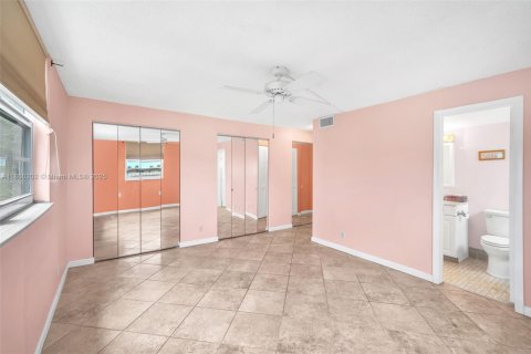 Condominio en venta en Dania Beach, Florida, 2 dormitorios, 110.55 m2 № 1886643 - foto 15