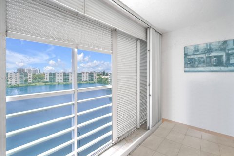 Condominio en venta en Dania Beach, Florida, 2 dormitorios, 110.55 m2 № 1886643 - foto 10