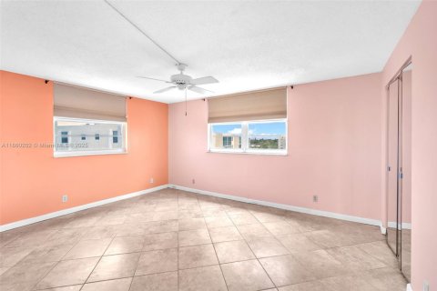 Condominio en venta en Dania Beach, Florida, 2 dormitorios, 110.55 m2 № 1886643 - foto 14