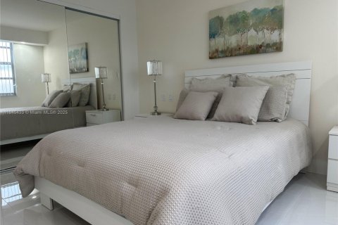 Купить кондоминиум в Авентура, Флорида 2 спальни, 117.8м2, № 1841083 - фото 3