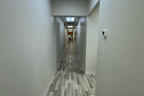 Propiedad comercial en alquiler en Orlando, Florida, 389.73 m2 № 1563899 - foto 16