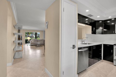Condo in Coconut Creek, Florida, 2 bedrooms № 2402391 - photo 6