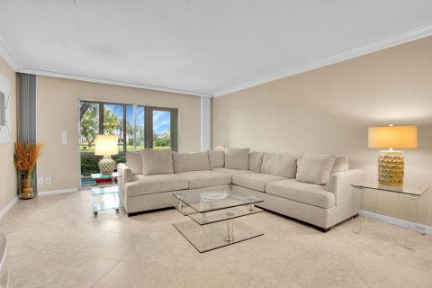 Condo in Coconut Creek, Florida, 2 bedrooms № 2402391 - photo 10