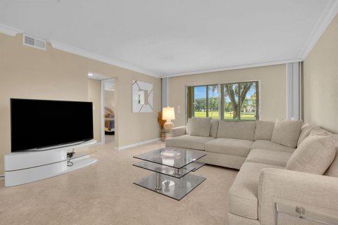 Condo in Coconut Creek, Florida, 2 bedrooms № 2402391 - photo 11