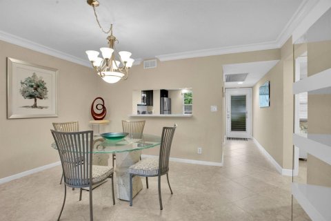 Condo in Coconut Creek, Florida, 2 bedrooms № 2402391 - photo 9