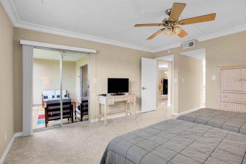 Condo in Coconut Creek, Florida, 2 bedrooms № 2402391 - photo 21
