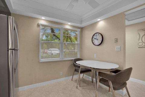 Condo in Coconut Creek, Florida, 2 bedrooms № 2402391 - photo 4