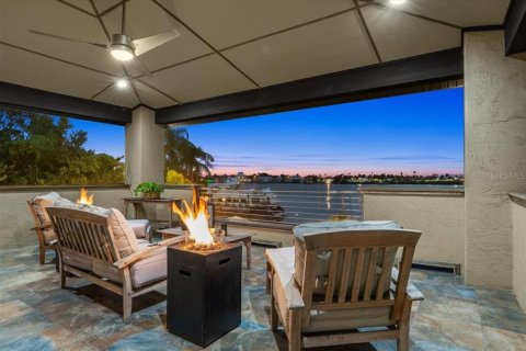 Villa ou maison à vendre à New Smyrna Beach, Floride: 5 chambres, 400.97 m2 № 1815638 - photo 9