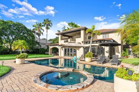 Villa ou maison à vendre à New Smyrna Beach, Floride: 5 chambres, 400.97 m2 № 1815638 - photo 1