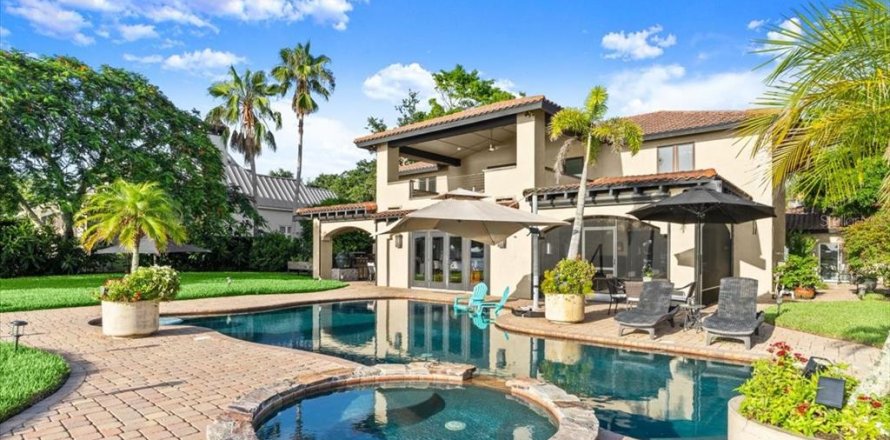 Villa ou maison à New Smyrna Beach, Floride 5 chambres, 400.97 m2 № 1815638