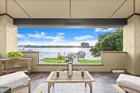 Villa ou maison à vendre à New Smyrna Beach, Floride: 5 chambres, 400.97 m2 № 1815638 - photo 7