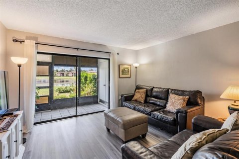 Condominio en venta en Oldsmar, Florida, 2 dormitorios, 101.64 m2 № 2204544 - foto 8