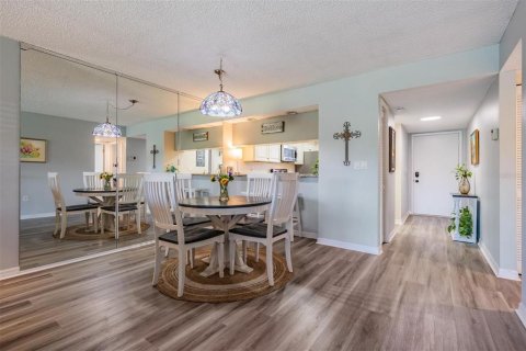 Condominio en venta en Oldsmar, Florida, 2 dormitorios, 101.64 m2 № 2204544 - foto 14