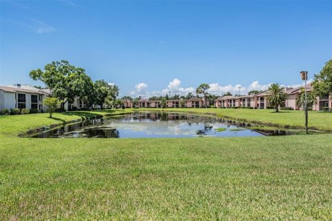 Condominio en venta en Oldsmar, Florida, 2 dormitorios, 101.64 m2 № 2204544 - foto 11